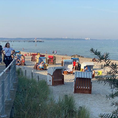 Moderne 3-Zi-Wohnung Mit Meerblick Direkt Am Strand شاربوتس المظهر الخارجي الصورة